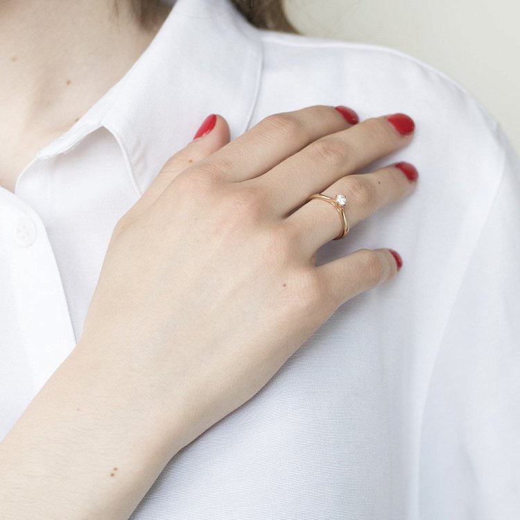 Золота заручальна каблучка (цирконій Swarovski) к06231 від ювелірного магазину Онікс - 4