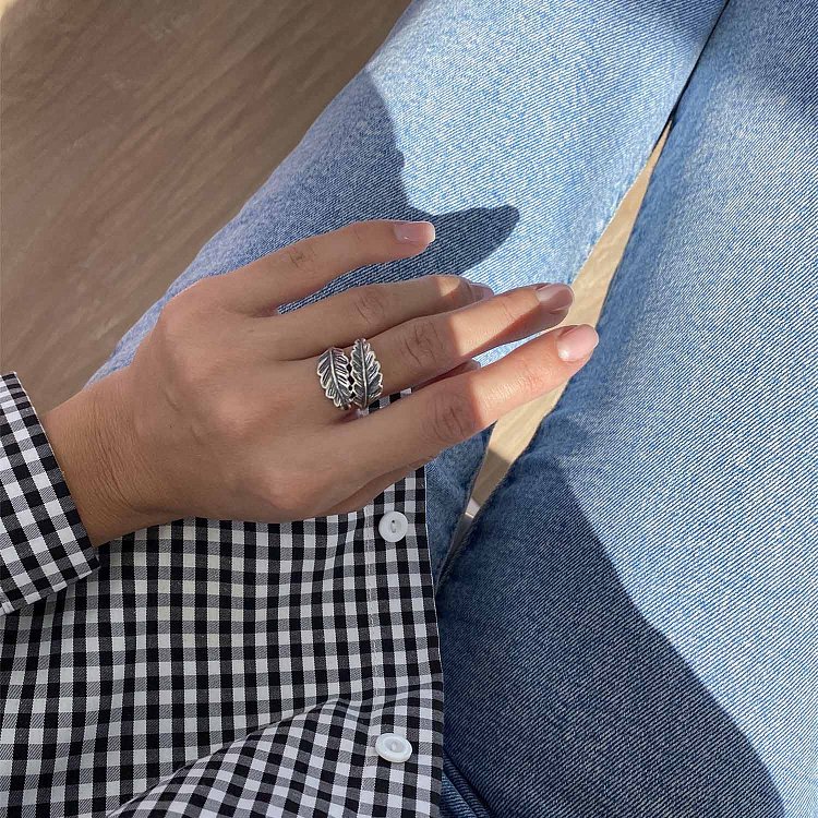 Серебряное кольцо "Листья" c чернением 111710 от ювелирного магазина Оникс - 3