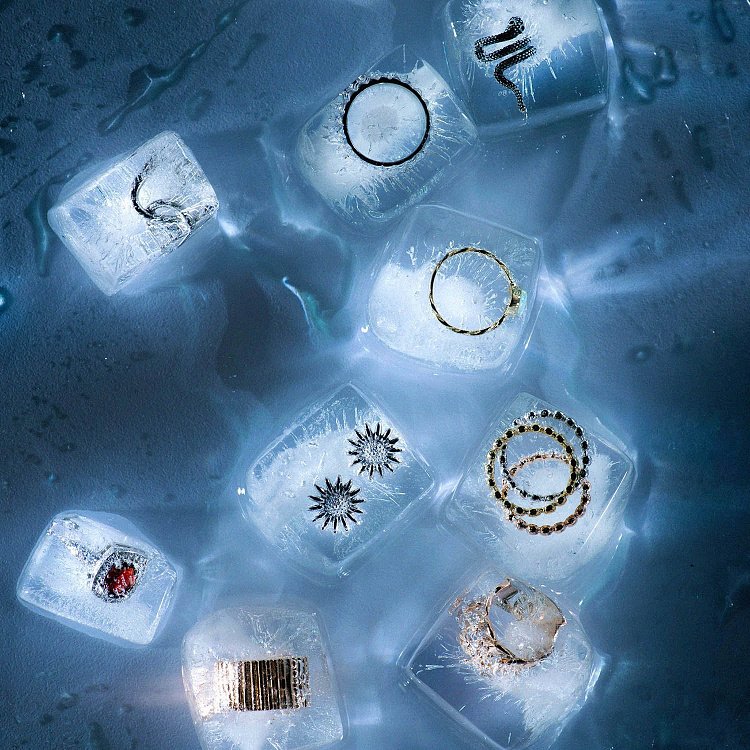 Серебряное кольцо с пиропом и фианитами GS-01-060-4110 от ювелирного магазина Оникс - 4