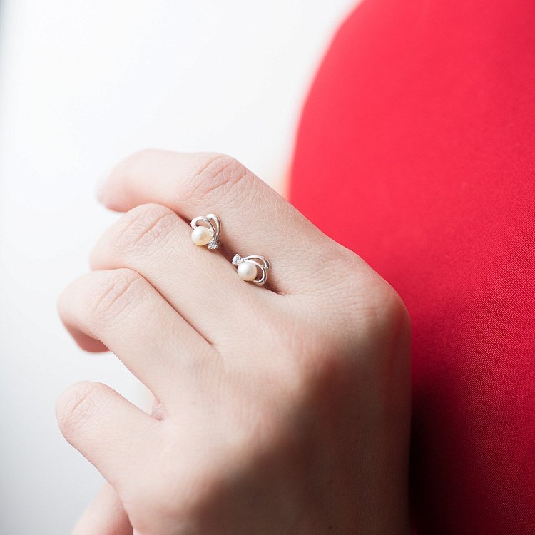 Срібні сережки - пусети (культ. прісн. перли, фіаніт) 12645 від ювелірного магазину Онікс - 6