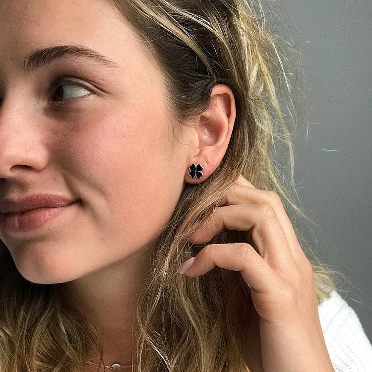 Серебряные серьги-пусеты "Клевер" (эмаль) 122428 от ювелирного магазина Оникс - 7