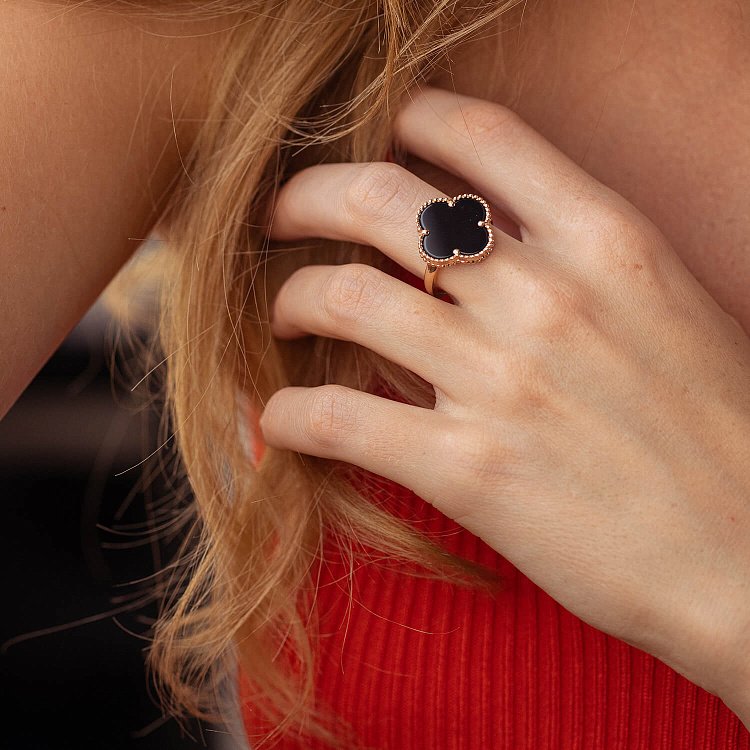 Золотое кольцо "Клевер" с ониксом к07613 от ювелирного магазина Оникс - 5