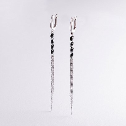 Серебряные висячие серьги с черными камнями 123080