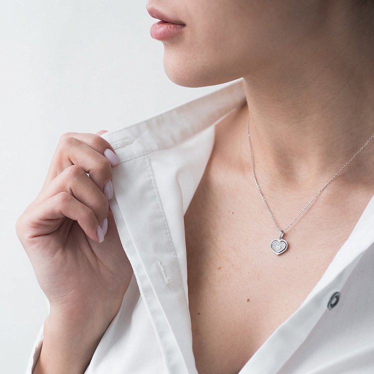 Срібне кольє "Love" з фіанітами (Двосторонній кулон) 18955 - 1 Срібне кольє "Love" з фіанітами (Двосторонній кулон) 18955 від ювелірного магазину Онікс - 1