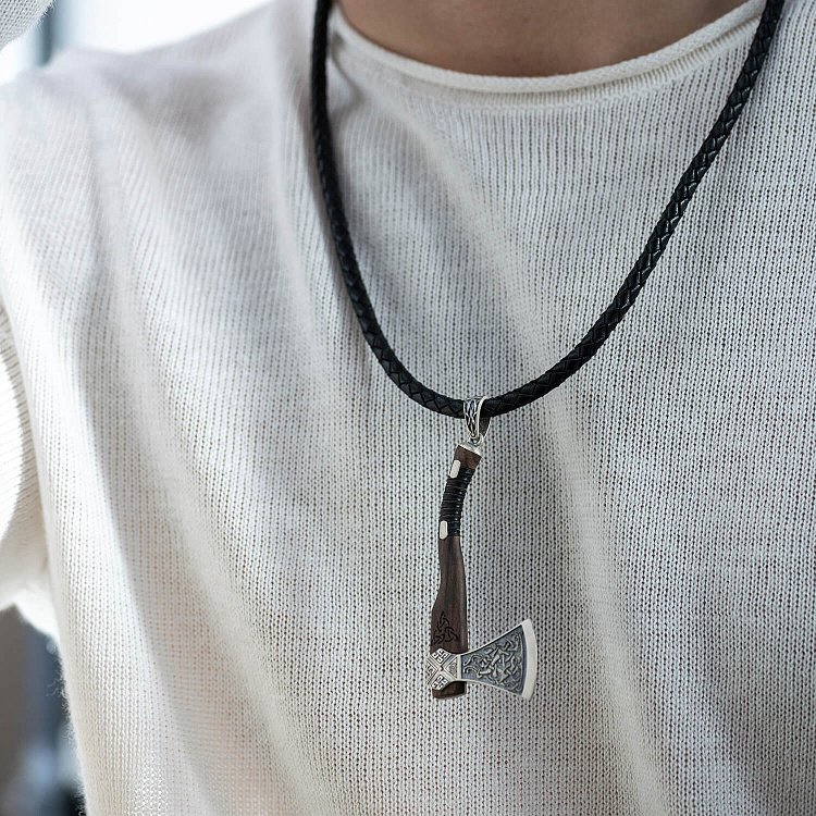 Срібний кулон "Сокира" з деревом кокоболо 7045топ від ювелірного магазину Онікс - 1