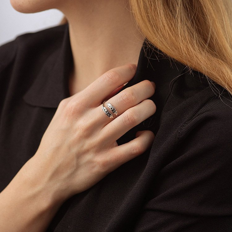 Каблучка "Колоски пшениці" у білому золоті к08027 від ювелірного магазину Онікс - 5