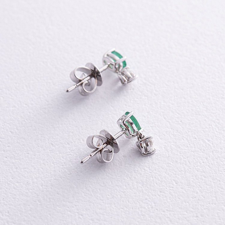 Золотые серьги - пусеты с изумрудами и бриллиантами сб0465ca от ювелирного магазина Оникс - 2