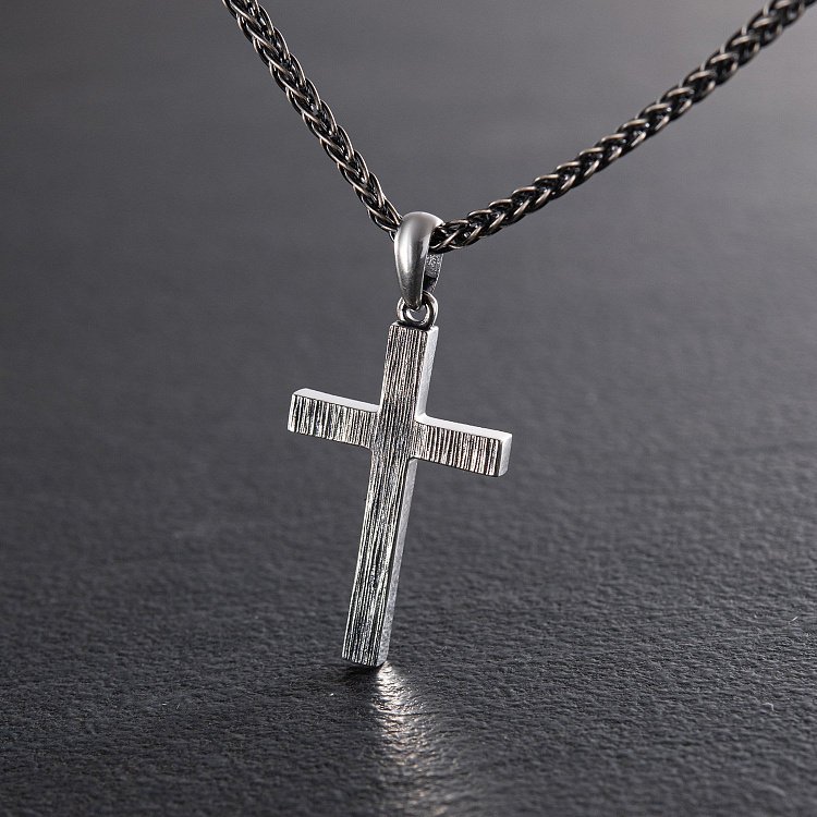 Срібний хрестик з чорнінням 132700ч від ювелірного магазину Онікс