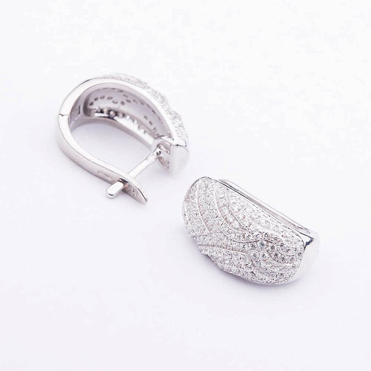 Срібні сережки з фіанітами 121490 від ювелірного магазину Онікс - 2