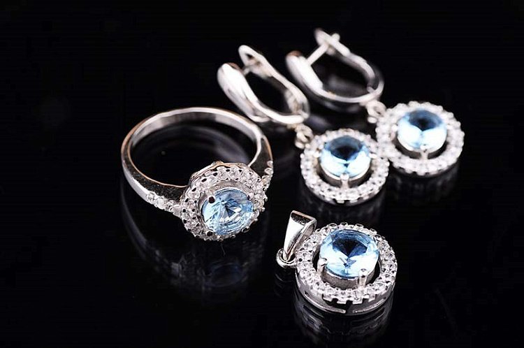 Серьги (фианиты, голубой топаз) 12756 от ювелирного магазина Оникс - 2