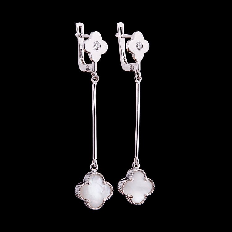 Золотые серьги "Клевер" с перламутром и фианитами с03682 от ювелирного магазина Оникс