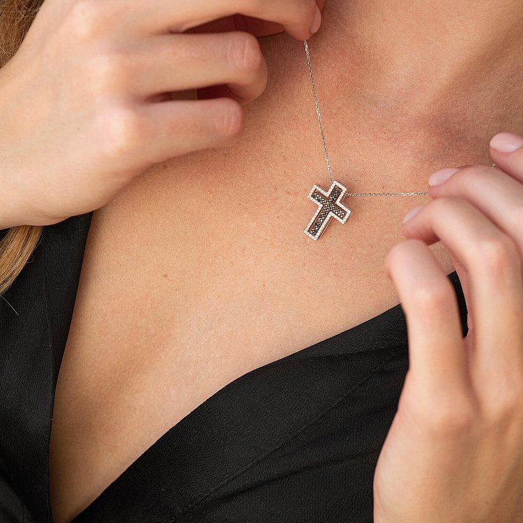 Золоте кольє "Крестик" з діамантами 126841121 від ювелірного магазину Онікс - 3