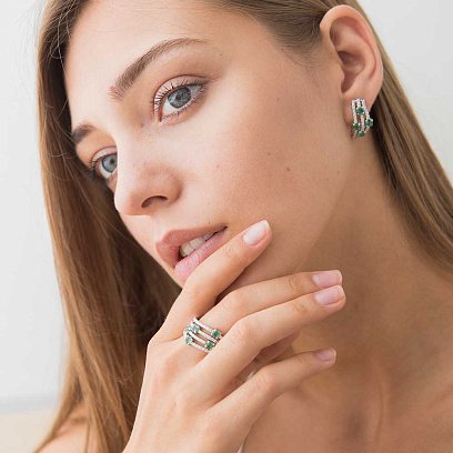 Золота каблучка з діамантами і смарагдами 762пр №10