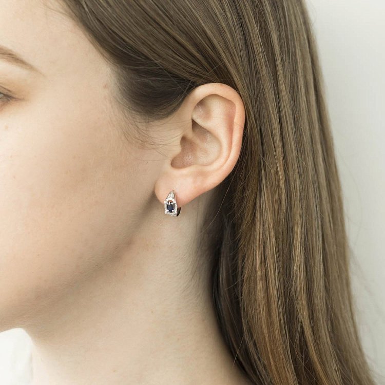 Золотые серьги с бриллиантами и сапфирами C01299E от ювелирного магазина Оникс - 2