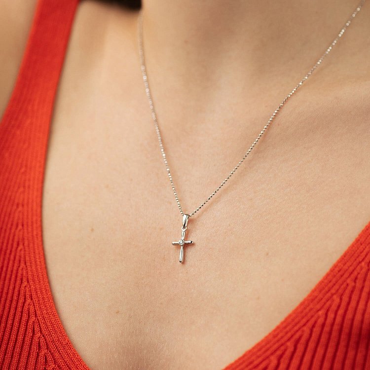 Крестик с фианитом в белом золоте п03839 от ювелирного магазина Оникс - 1