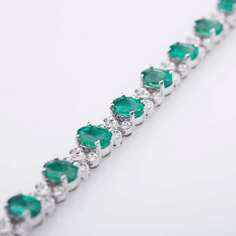 Золотий браслет з смарагдами і діамантами бр1697 від ювелірного магазину Онікс