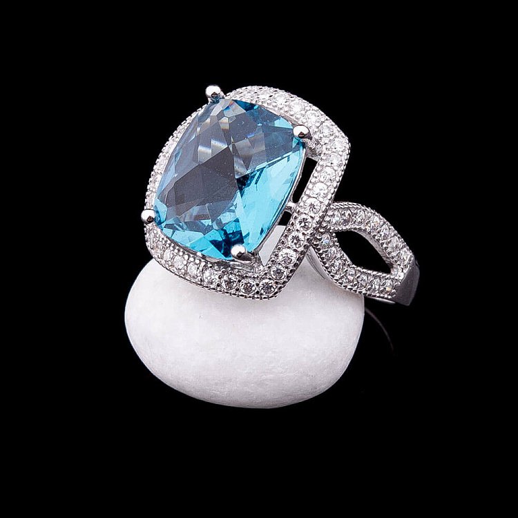 Кольцо с синего фианитами к20 от ювелирного магазина Оникс - 2