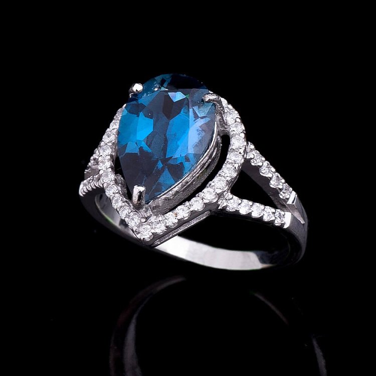 Срібний перстень з фіанітами і "Лондон топазом" 111691 від ювелірного магазину Онікс - 1