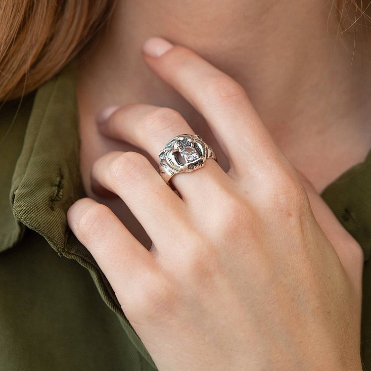 Срібна каблучка "Тигр" з фіанітами 11213 від ювелірного магазину Онікс - 3