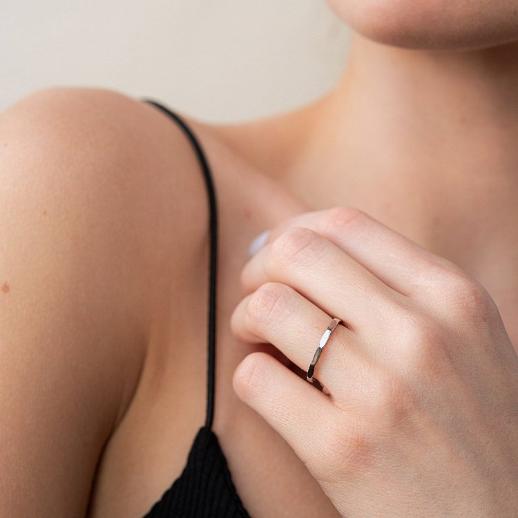 Каблучка "Далія" в білому золоті к06555 від ювелірного магазину Онікс - 2