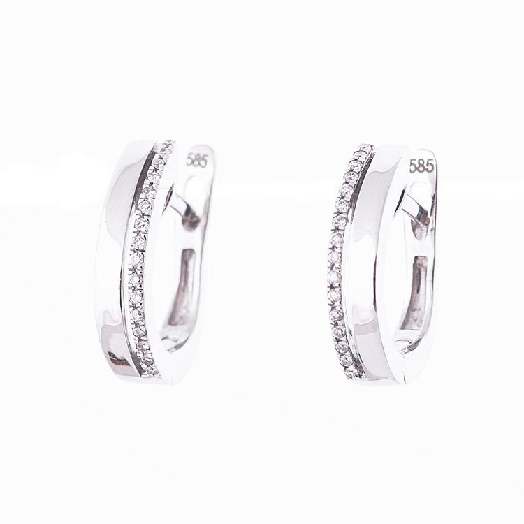 Золотые серьги с бриллиантами T03075E от ювелирного магазина Оникс