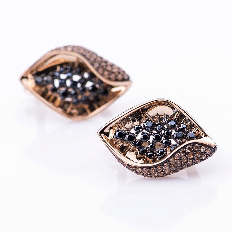 Золотые серьги с фианитами с04529 Золотые серьги с фианитами с04529 от ювелирного магазина Оникс