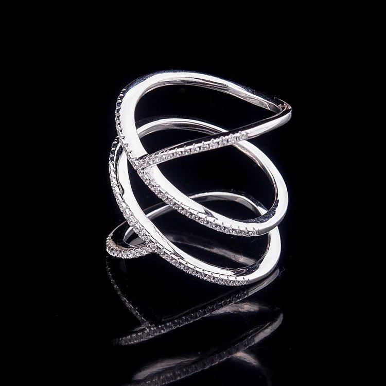 Срібний перстень з фіанітами 111812 від ювелірного магазину Онікс