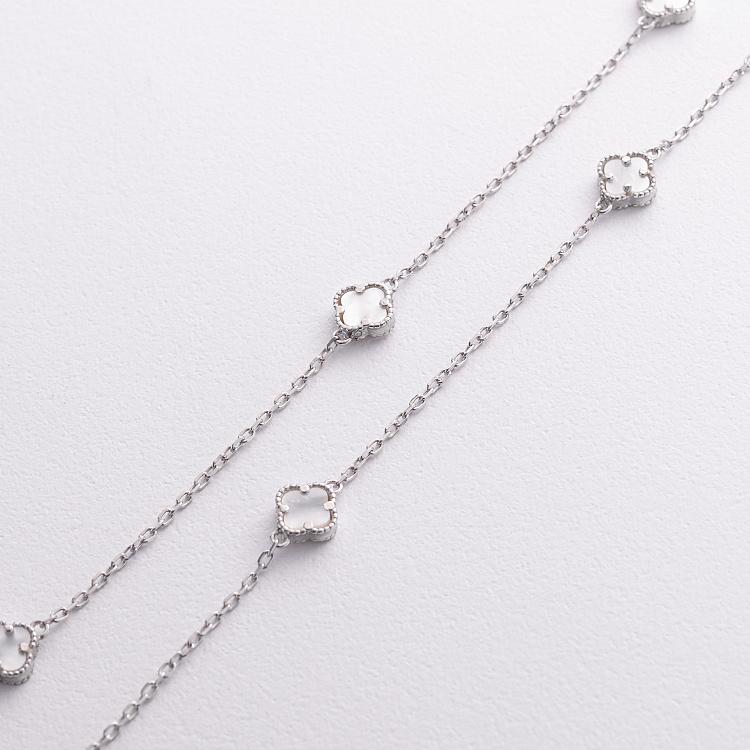 Серебряное колье "Клевер" (перламутр) 181353 от ювелирного магазина Оникс