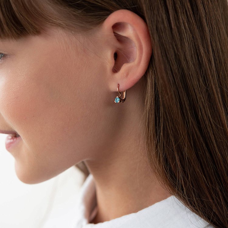 Детские золотые серьги с фианитом с06091 от ювелирного магазина Оникс - 1