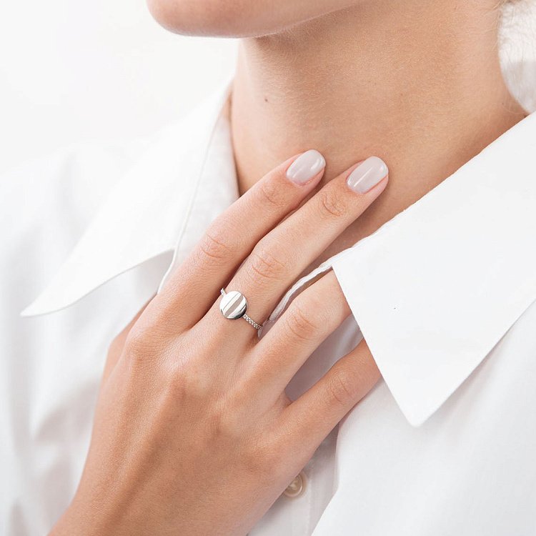 Золотое кольцо "Софи" с бриллиантами 101-10067 от ювелирного магазина Оникс - 3