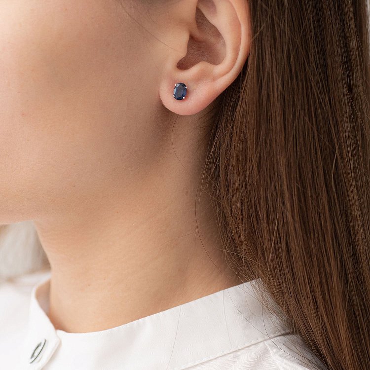 Золоті сережки-пусети з синіми сапфірами MM032259he від ювелірного магазину Онікс - 1