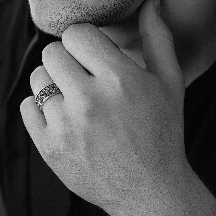 Срібна текстурна каблучка 7018 від ювелірного магазину Онікс - 2