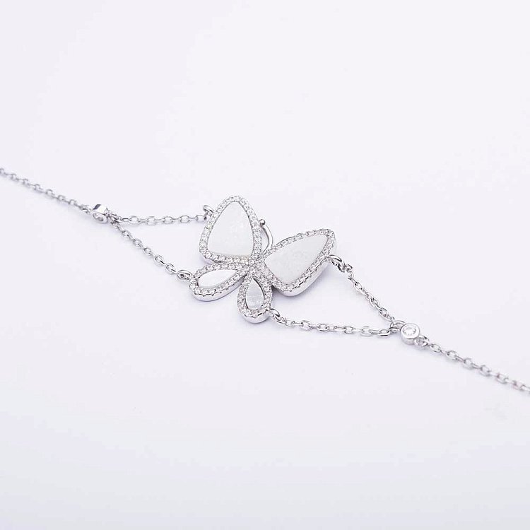 Срібний браслет "Метелик" з перламутром і фіанітами 14953 від ювелірного магазину Онікс - 1
