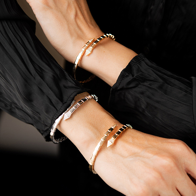 Жесткий браслет "Змея" в белом золоте (фианиты) б05494 от ювелирного магазина Оникс - 6