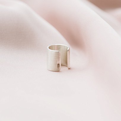 Серебряная серьга-каффа "Sex is art" (матовая) 122703s №6