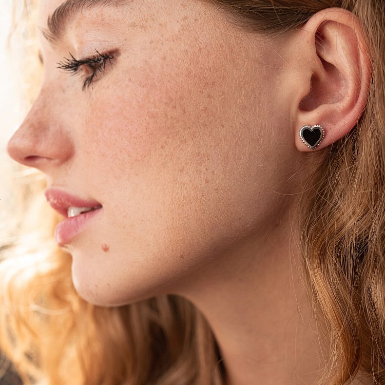 Серьги - пусеты "Сердечки" в белом золоте (эмаль) с08062 от ювелирного магазина Оникс - 4