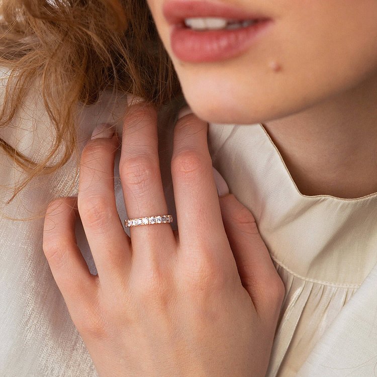 Кольцо с дорожкой камней в красном золоте (фианиты) к07388 от ювелирного магазина Оникс - 4