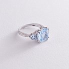 Серебряное кольцо с голубыми топазами и фианитами 111990 от ювелирного магазина Оникс - 3