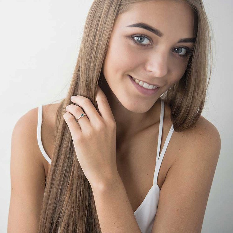 Помолвочное кольцо с бриллиантами и изумрудом LDR0627-p от ювелирного магазина Оникс - 1