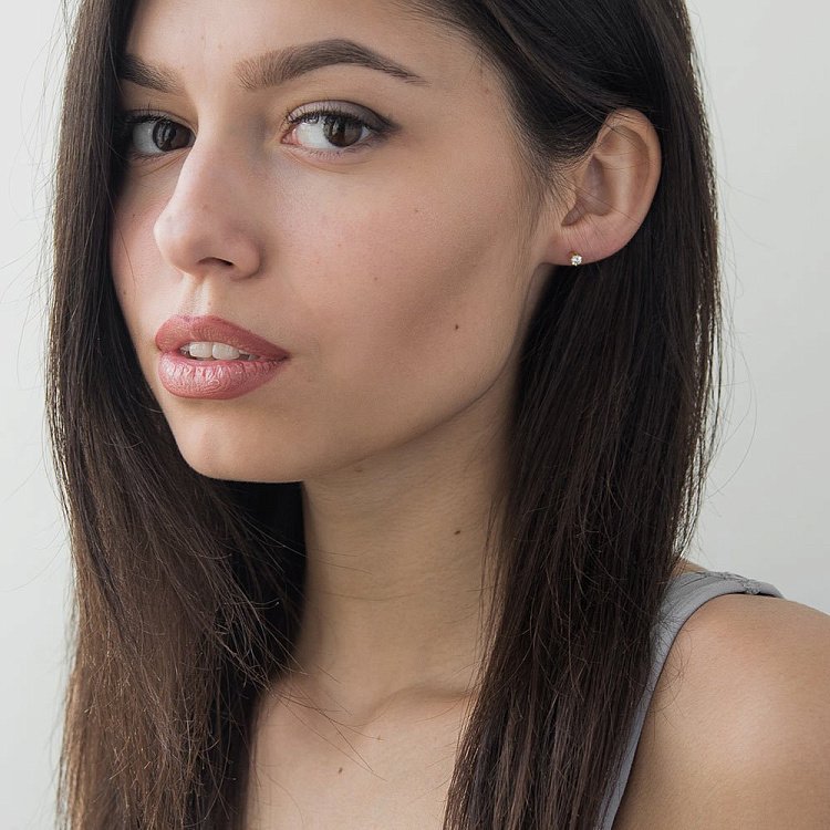 Золотые серьги-гвоздики с бриллиантами е0462-1к от ювелирного магазина Оникс - 3