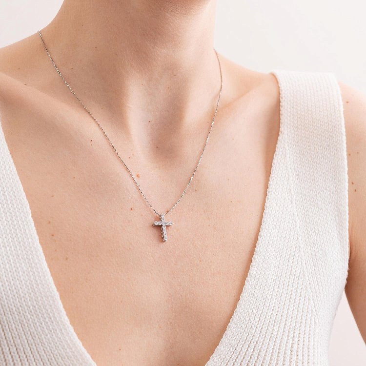 Золоте кольє "Хрестик" з діамантами 112131121 від ювелірного магазину Онікс - 1