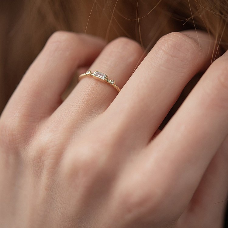 Каблучка "Кайла" у жовтому золоті (фіаніти) к07399 від ювелірного магазину Онікс - 5