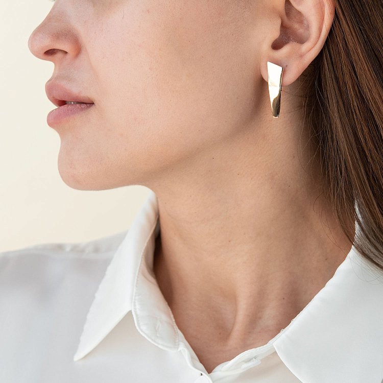 Сережки в червоному золоті на англійській застібці с07130 від ювелірного магазину Онікс - 1