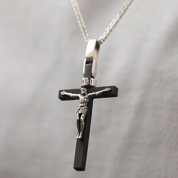 Серебряный крест "Распятие" с эбеновым деревом 1213р от ювелирного магазина Оникс - 1