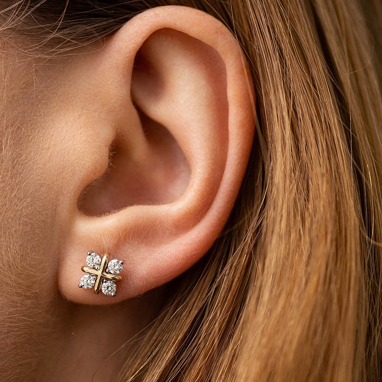 Золотые серьги - пусеты "Клевер" с бриллиантами 334841121 от ювелирного магазина Оникс - 3