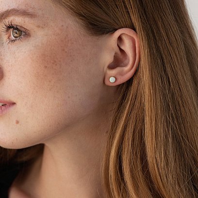 Золотые серьги-пусеты "Сияние" (синт. опал) 6 мм с05472 №5