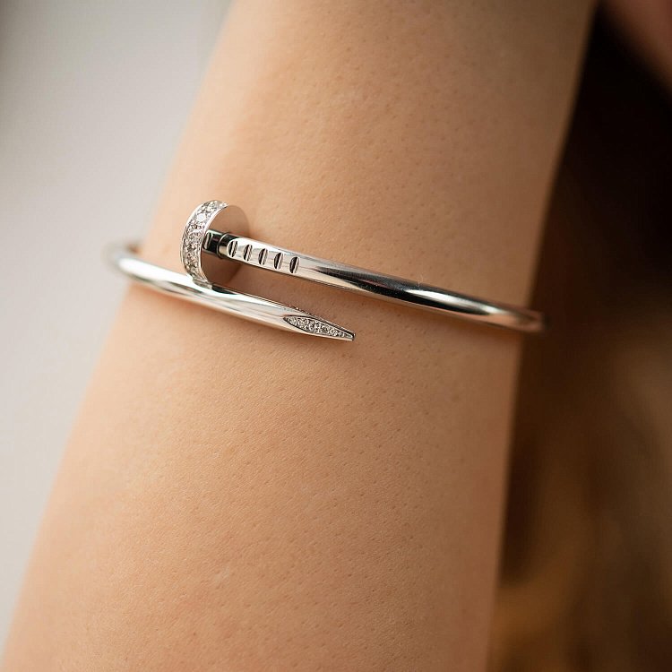 Жорсткий браслет "Цвях" з діамантами (біле золото) 522061121 від ювелірного магазину Онікс - 3