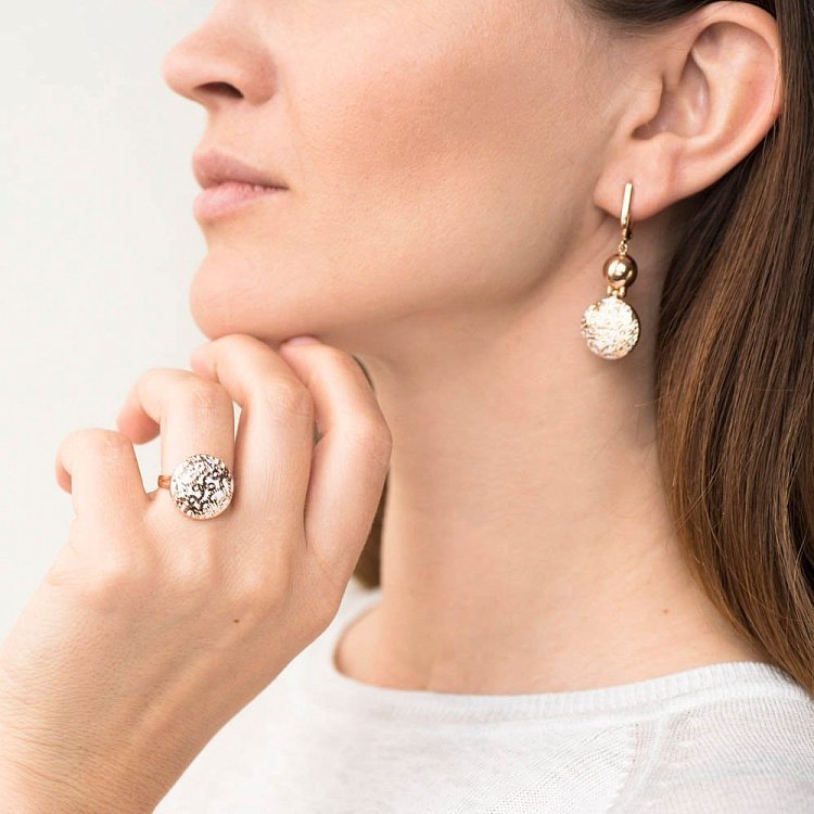 Золотые серьги с белой эмалью с05456 от ювелирного магазина Оникс - 4