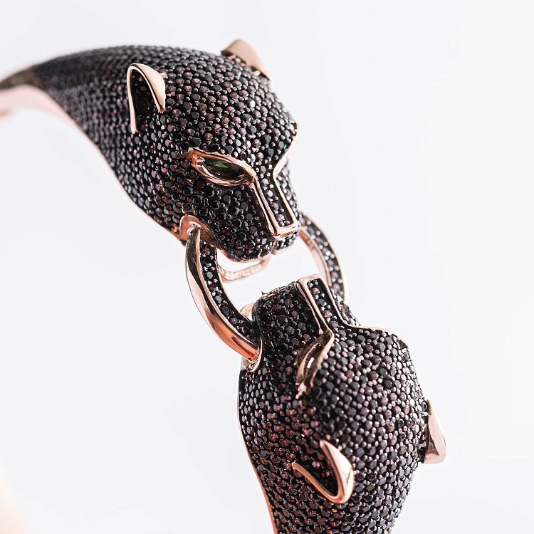 Жесткий золотой браслет "Пантеры" с фианитами б04769 от ювелирного магазина Оникс - 2