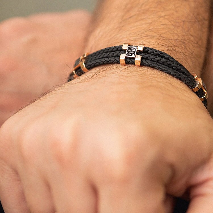 Мужской браслет с золотыми вставками и фианитами б02350 от ювелирного магазина Оникс - 4